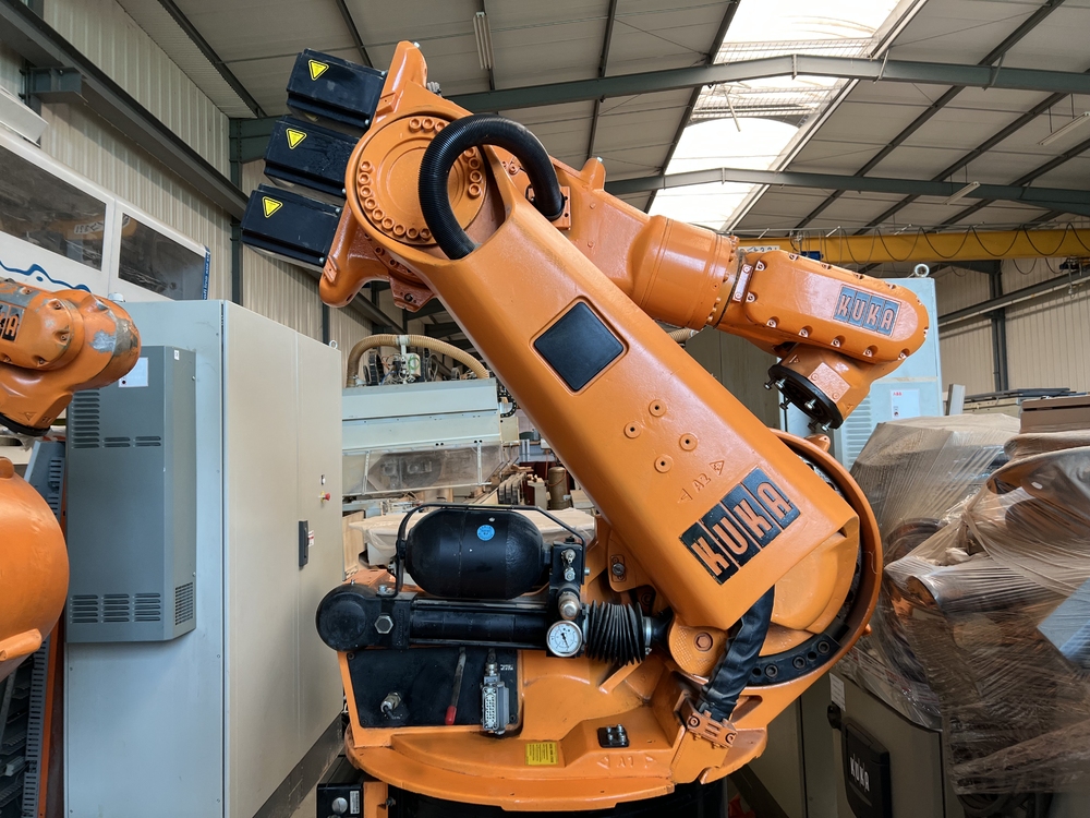 Industrial 6 axis articulated robot KUKA KR150 - B1626 Image 3